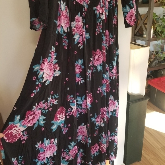 Torrid Square Neck Off Shoulder Maxi Dress Floral on Black Size 1 Feminine Boho - Picture 2 of 6
